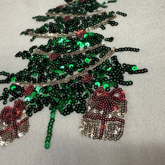 NWOT She & Sky Women’s White Holiday Sequin Christmas Tree Sweater Size M/L - Picture 2 of 6